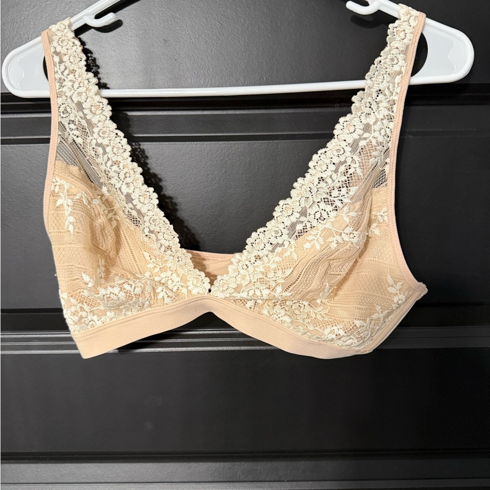 Wacoal Floral Lace Bralette in Cream and Tan